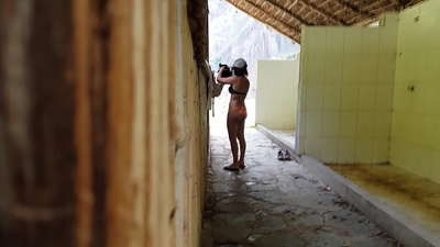 camara brathaidh air co-obraiche oilthigh Spàinnteach